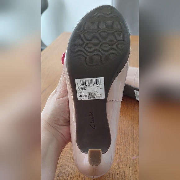 NWOB Clarks Peep toe heels - Picture 7 of 8